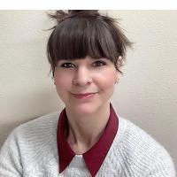 Dr. Tara Fox
